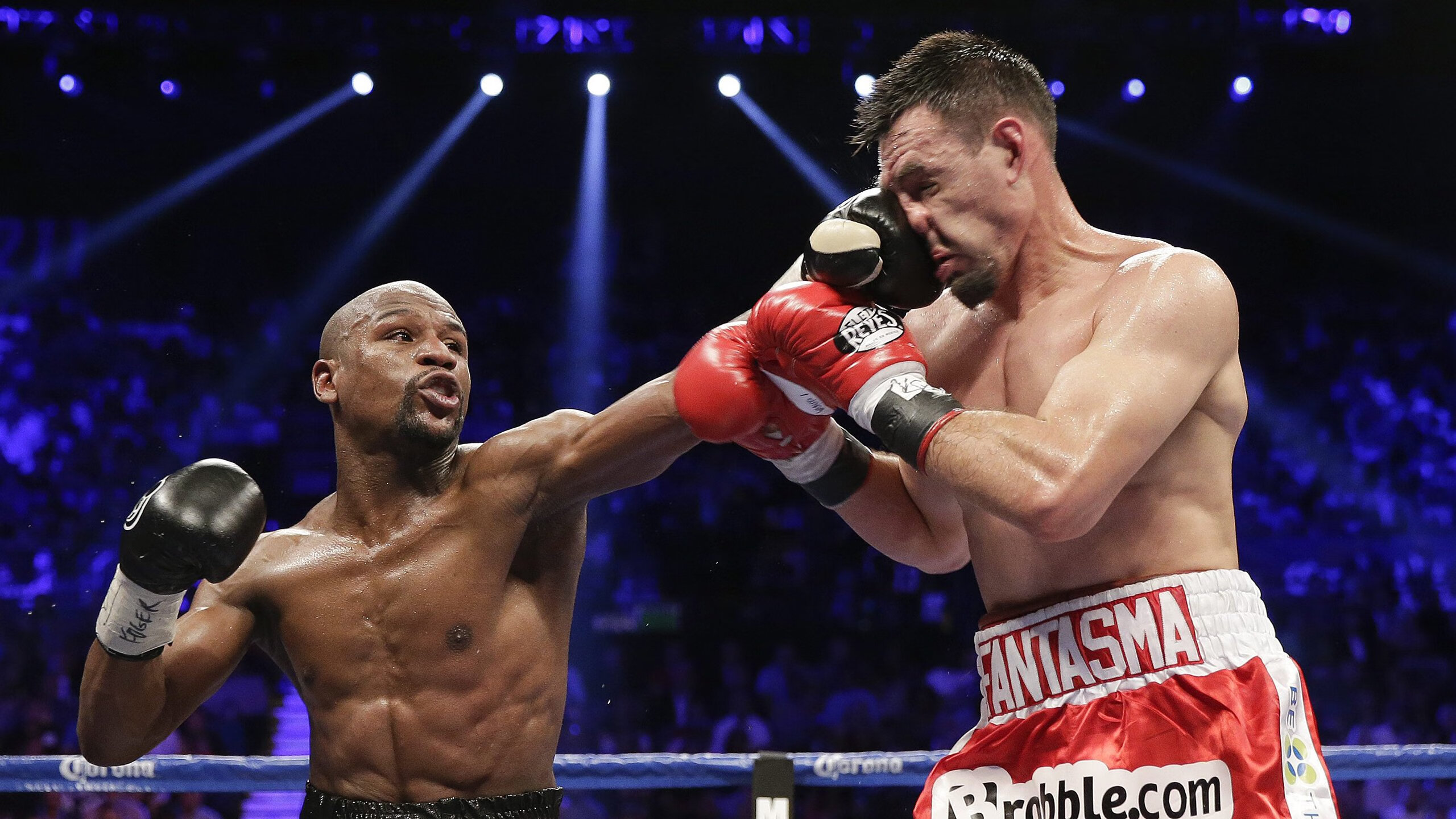 王楚钦反手狂攻展现统治力,王楚钦正手